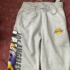 Los Angeles Lakers NBA brand sweats